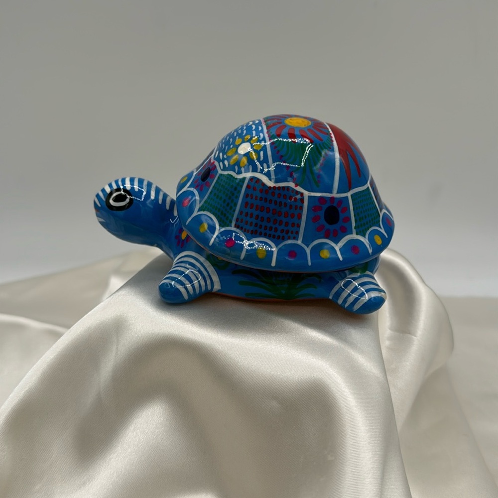 Talavera Turtle Trinket Box. (2 piece)